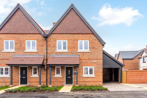 3 bedroom semi-detached house for sale, Poplar Way, Ickford, Aylesbury, Buckinghamshire, HP18