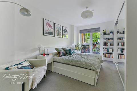 3 bedroom apartment for sale, 5 Bowen Drive, London