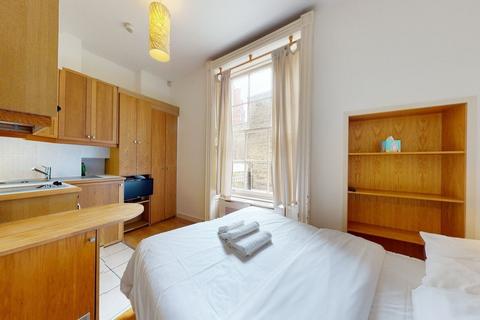 Studio to rent, Cartwright Gardens