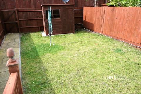 3 Sienna Close, Chessington, KT9 2HQ
