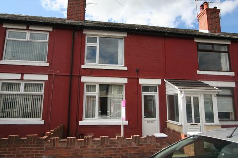 3 bedroom terraced house to rent, Briarfield Road, Ellesmere Port, Cheshire. CH65 8BE