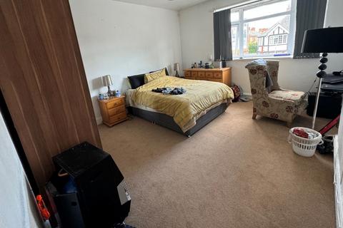 753 Aylestone Road, Leicester, LE2 8TG