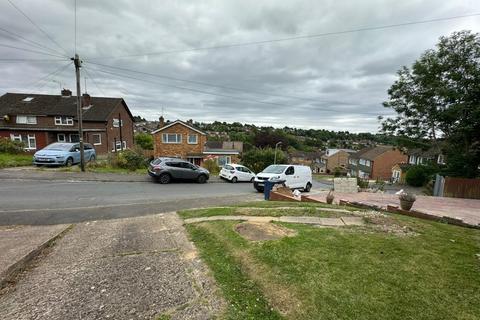 undefined, Mayhew Crescent, High Wycombe