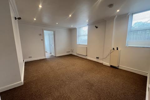 Studio to rent, Christchurch Road, Bournemouth,
