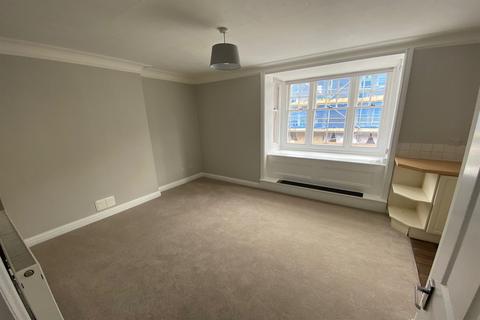 2 bedroom flat to rent, 4a Lavant Street, Petersfield, GU32