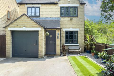 3 bedroom detached house for sale, Woodhouse Gardens, Brighouse, HD6 3UH