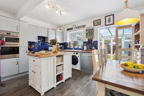 3 bedroom terraced house for sale, Gaston Bridge Road, Shepperton, Surrey