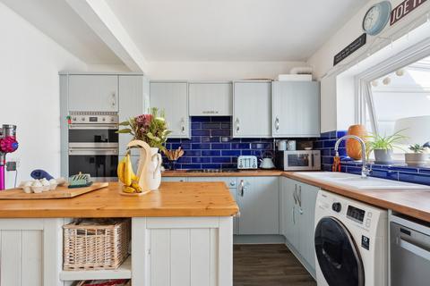 3 bedroom terraced house for sale, Gaston Bridge Road, Shepperton, TW17