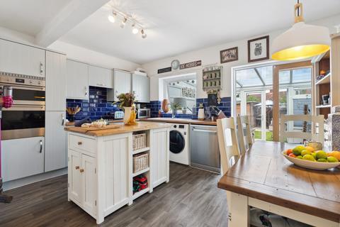 3 bedroom terraced house for sale, Gaston Bridge Road, Shepperton, TW17