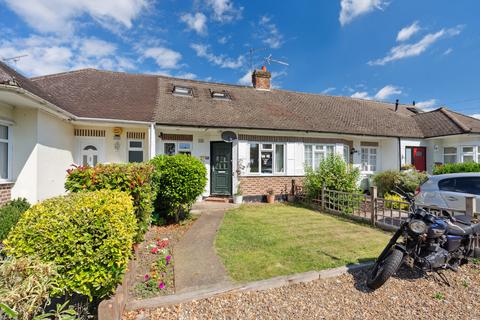 Gaston Bridge Road, Shepperton, TW17