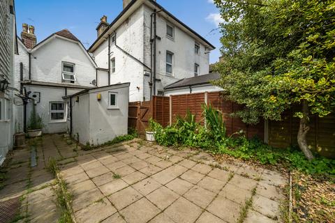 2 bedroom maisonette for sale, London Road, Tunbridge Wells TN4