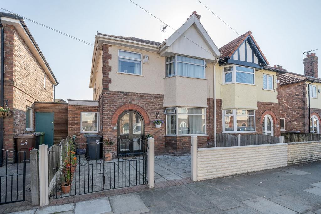 Somerville Grove, BrightonLeSands, L22 3 bed semidetached house for