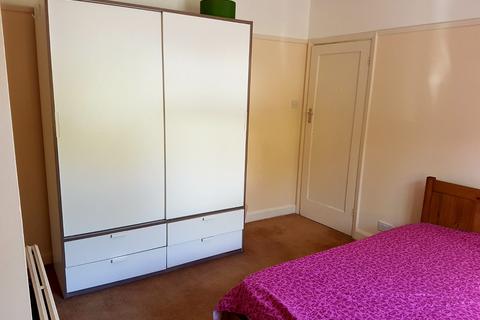 1 bedroom in a house share to rent, Desborough Avenue, High Wycombe HP11