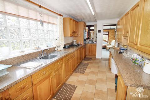 3 bedroom bungalow for sale, Newbury, Berkshire RG14