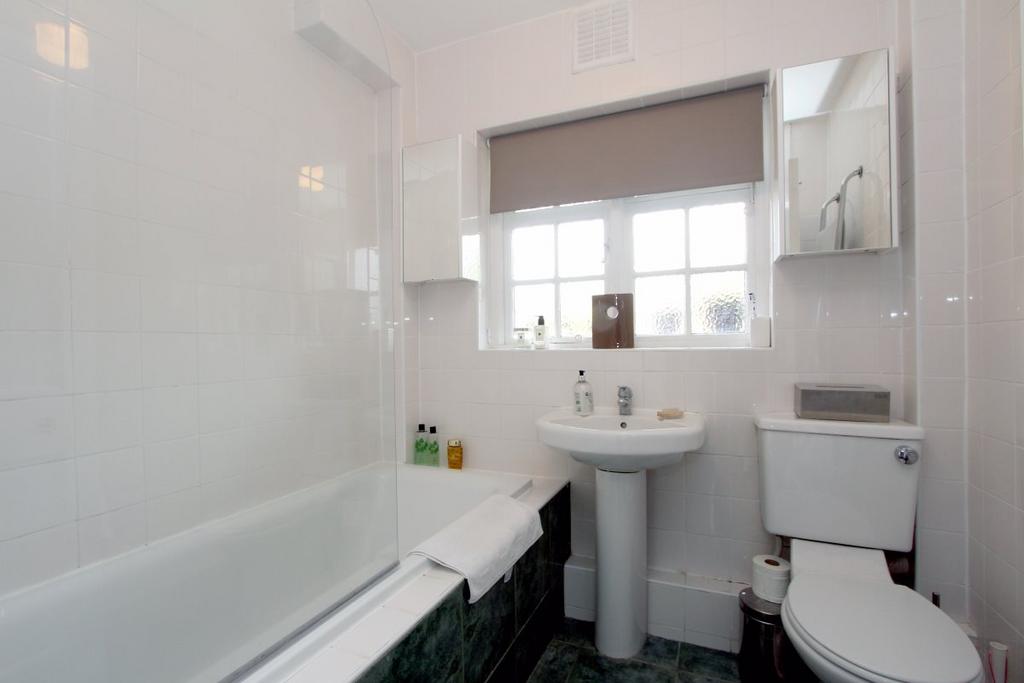 Apartment in Lyttleton Road - More