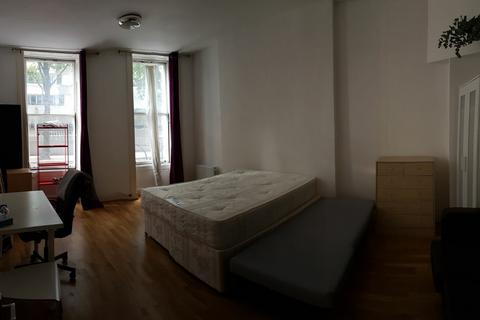 3 bedroom flat to rent, Hunter Street, London WC1N