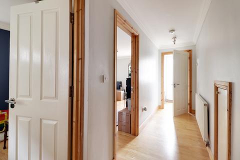2 bedroom flat to rent, Marlborough Road, Bowes Park, London, N22