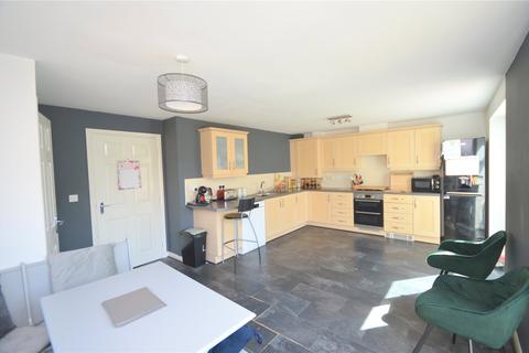 4 bedroom detached house for sale, Roberttown Lane, Liversedge, West Yorkshire, WF15