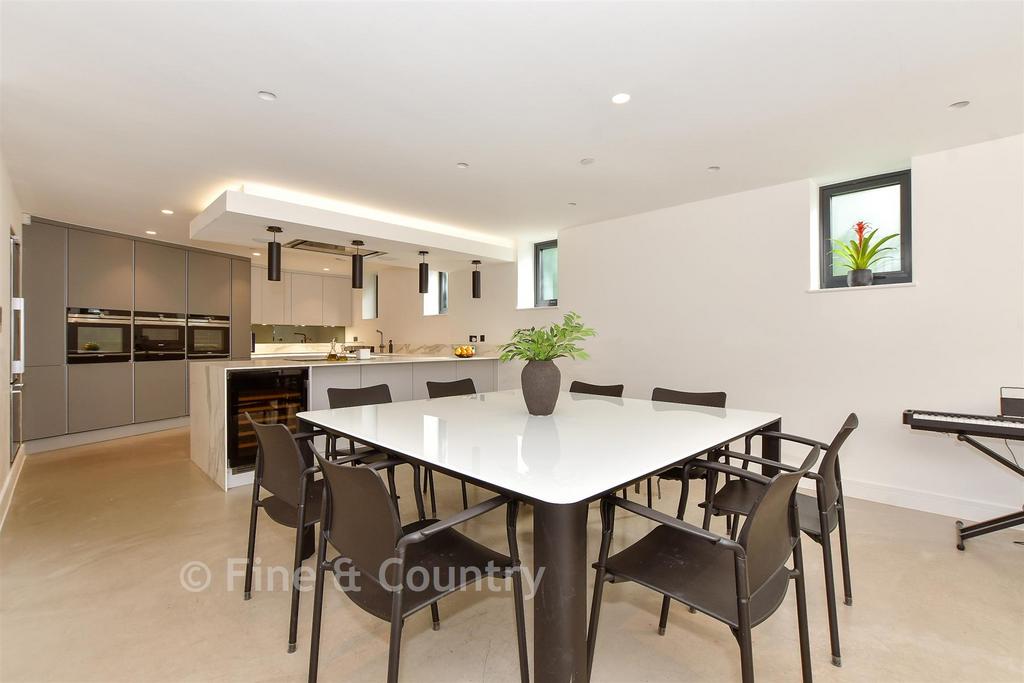 Lounge/Kitchen/Dining Room