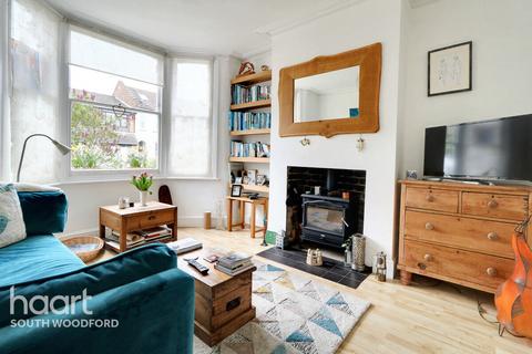 3 bedroom end of terrace house for sale, Walpole Road, South Woodford