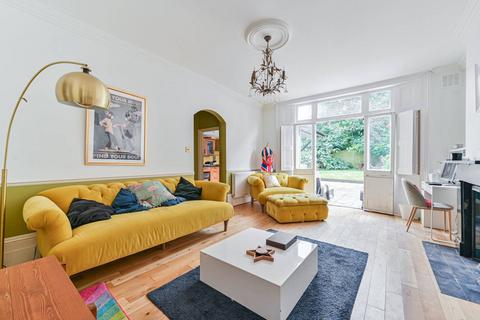 3 bedroom flat for sale, Haycroft Road, Brixton Hill, London, SW2
