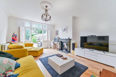 3 bedroom flat for sale, Haycroft Road, Brixton Hill, London, SW2