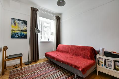 3 bedroom flat to rent, The Woodlands London SE19