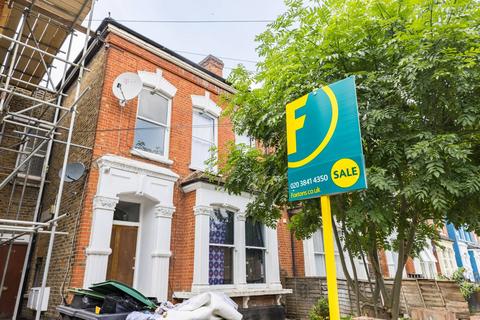 2 bedroom flat for sale, PEMBURY ROAD, Tottenham, London, N17