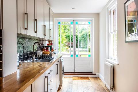 34 Albion Road, Reigate, RH2 7JY