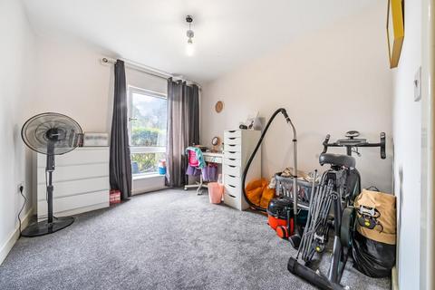 2 bedroom flat for sale, Basingstoke,  Hampshire,  RG24