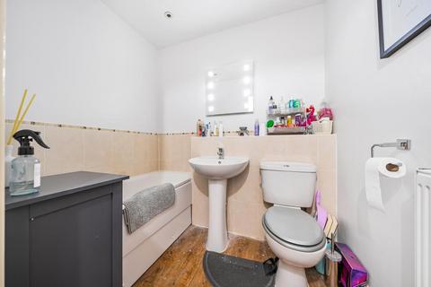 11 Bourdillon Gardens, Basingstoke, RG24 9GG