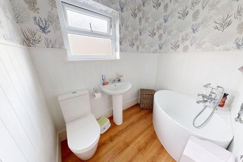 3 bedroom end of terrace house for sale, Redwell Road, Wellingborough, Northants NN8 5AX