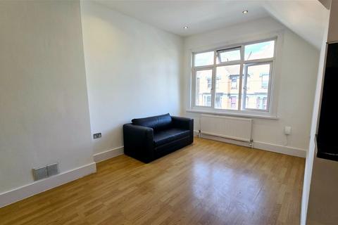 1 bedroom flat to rent, Westwell Road, London SW16