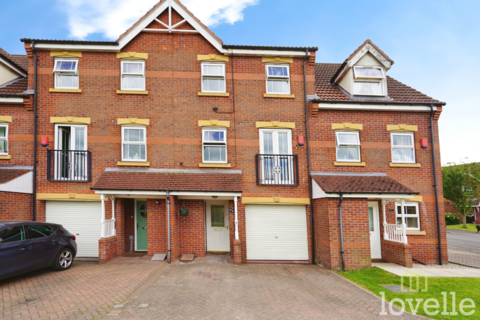 3 bedroom terraced house for sale, Birchwood View, Gainsborough DN21