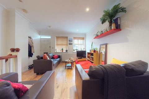 5 bedroom flat share to rent, Railton Road, London, SE24