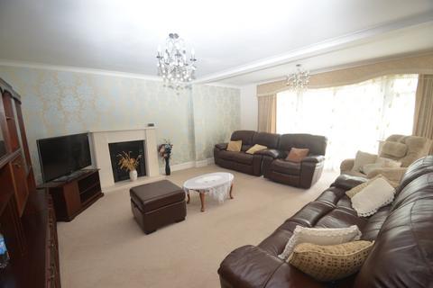 3 bedroom detached bungalow for sale, Orchard Avenue, Shirley, Croydon, CR0