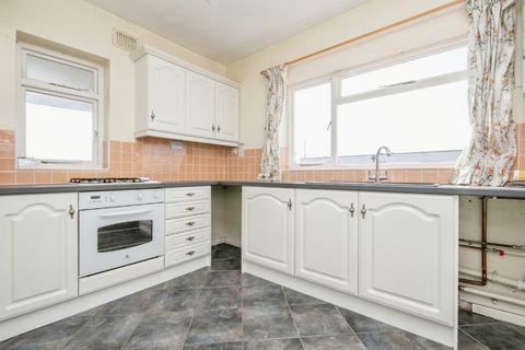 2 bedroom apartment for sale, Maplin Court, Kings Avenue, Clacton On Sea