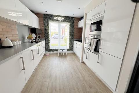 3 bedroom townhouse for sale, Coppice Place, Newcastle upon Tyne, Tyne and Wear, NE12 9DA