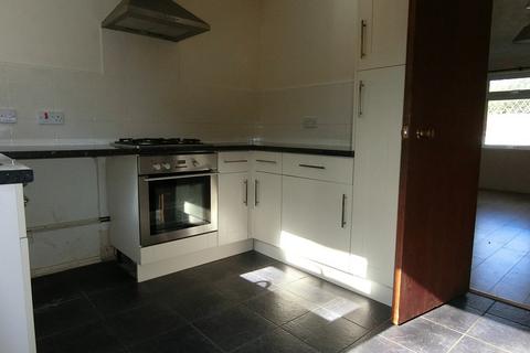 3 bedroom end of terrace house to rent, Beale Close, Danescourt, Cardiff CF5