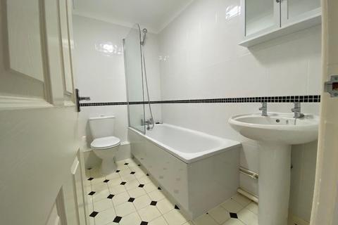 1 bedroom flat to rent, St Thomas Court, Thatcham RG18