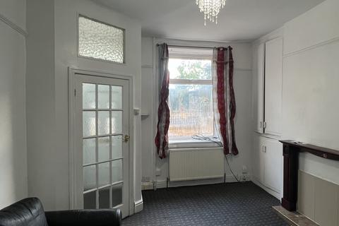 2 bedroom terraced house to rent, Mount Street, Huddersfield, West Yorkshire, HD1