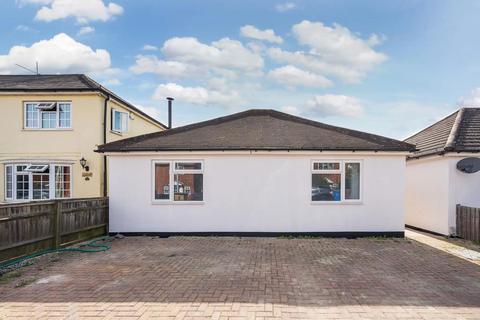 3 bedroom bungalow for sale, North Town Road, Maidenhead, Berkshire, SL6 7JQ