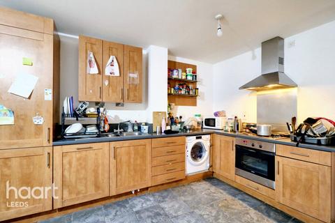 2 bedroom apartment for sale, Elmwood Lane, LEEDS