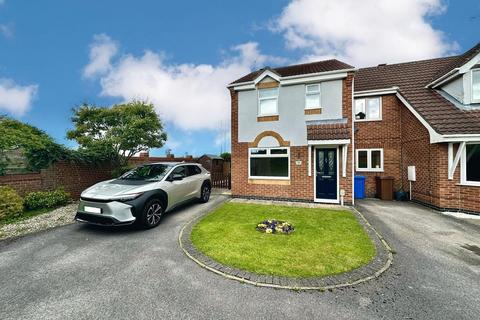 3 bedroom end of terrace house to rent, Wise Close, Beverley, East Riding of Yorkshi, HU17