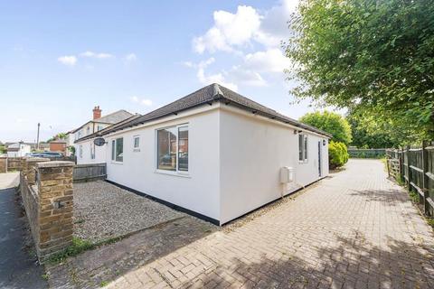 3 bedroom bungalow for sale, North Town Road, Maidenhead, Berkshire, SL6 7JQ