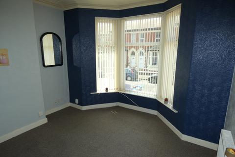 2 bedroom ground floor flat to rent, Regent Road, Blackpool, FY1 4NB