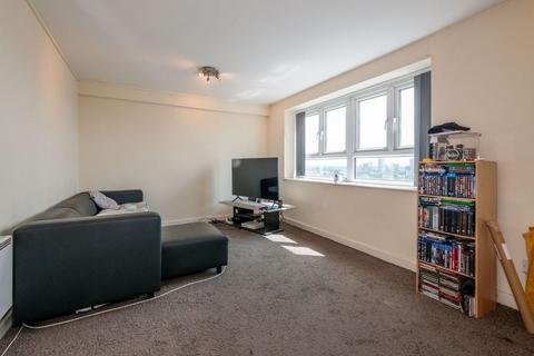 2 bedroom flat for sale, Highclere Avenue, Salford, M7