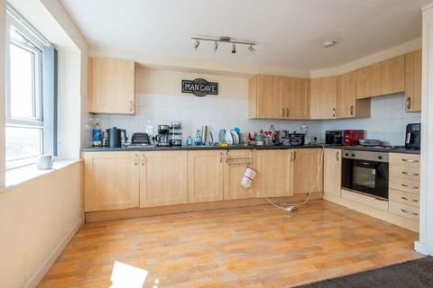 2 bedroom flat for sale, Highclere Avenue, Salford, M7
