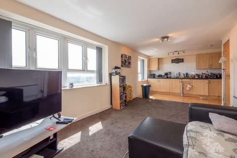 2 bedroom flat for sale, Highclere Avenue, Salford, M7