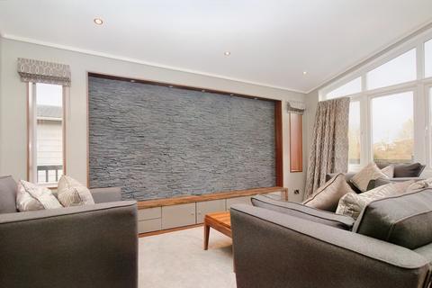 undefined, Staines-upon-Thames, Surrey, TW18